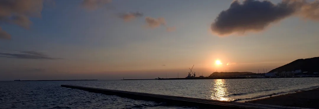那古海岸に沈む夕日